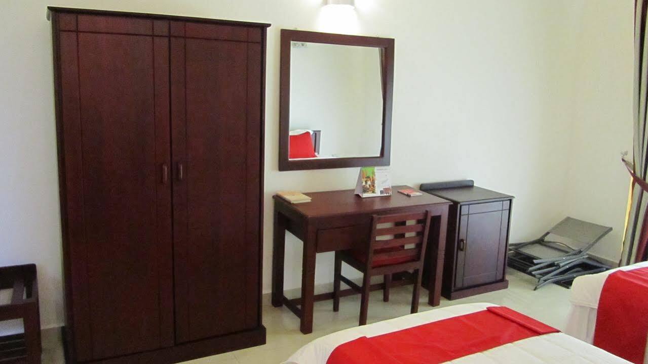Rainbow Lagoon Hotel Negombo