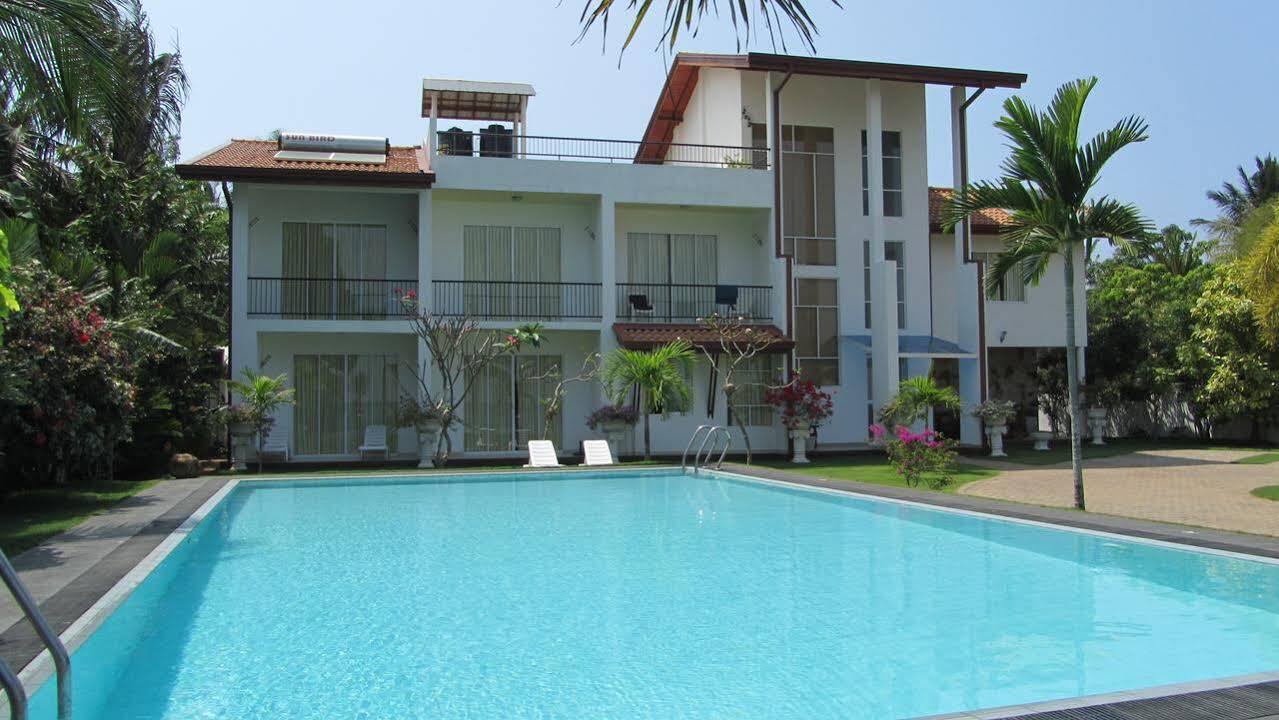 Rainbow Lagoon Negombo